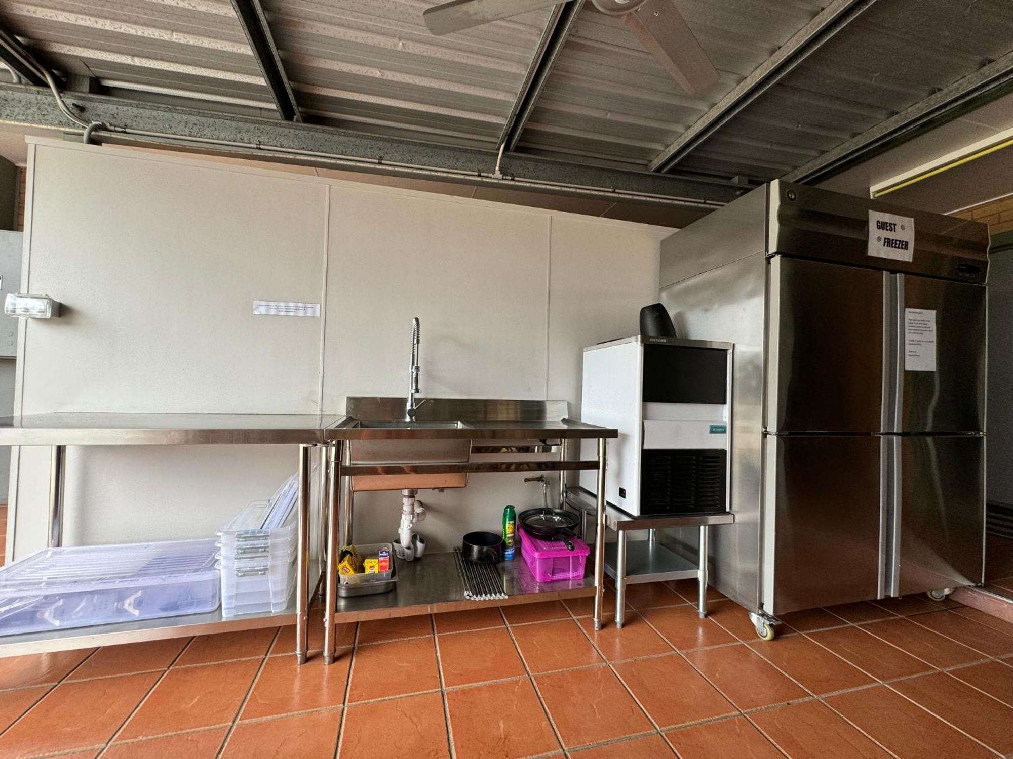 Raintree Motel Biloela Bagian luar foto